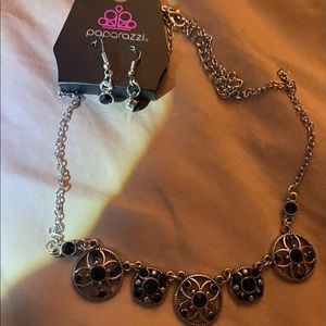 Paparazzi Accessories-Necklace & Earrings set